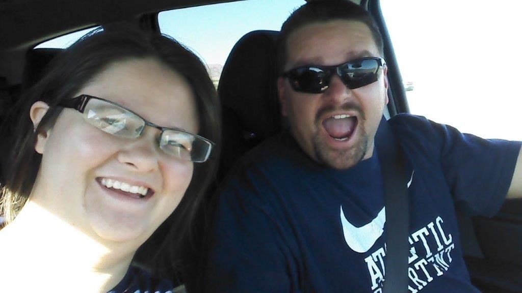 Jason and Ruth selfie in the car