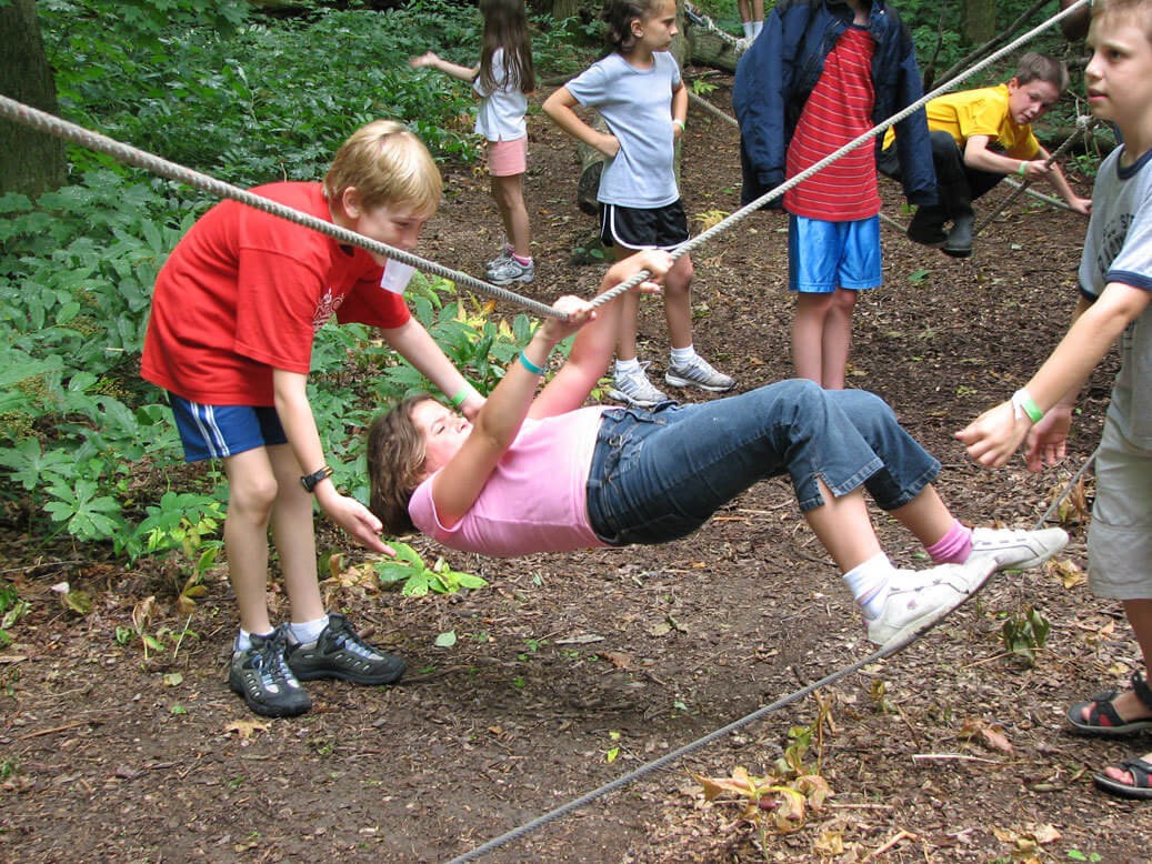 kids on ropes course